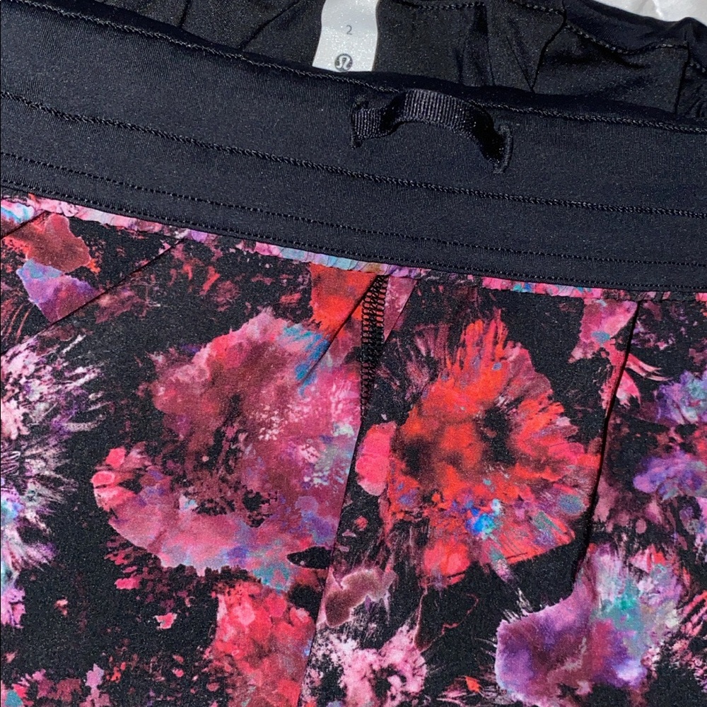NWT Lululemon Track That short